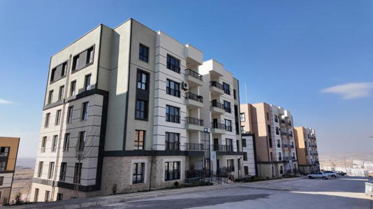 Deprem bölgesindeki konut ve iş yerleri yıl sonuna kadar teslim edilecek