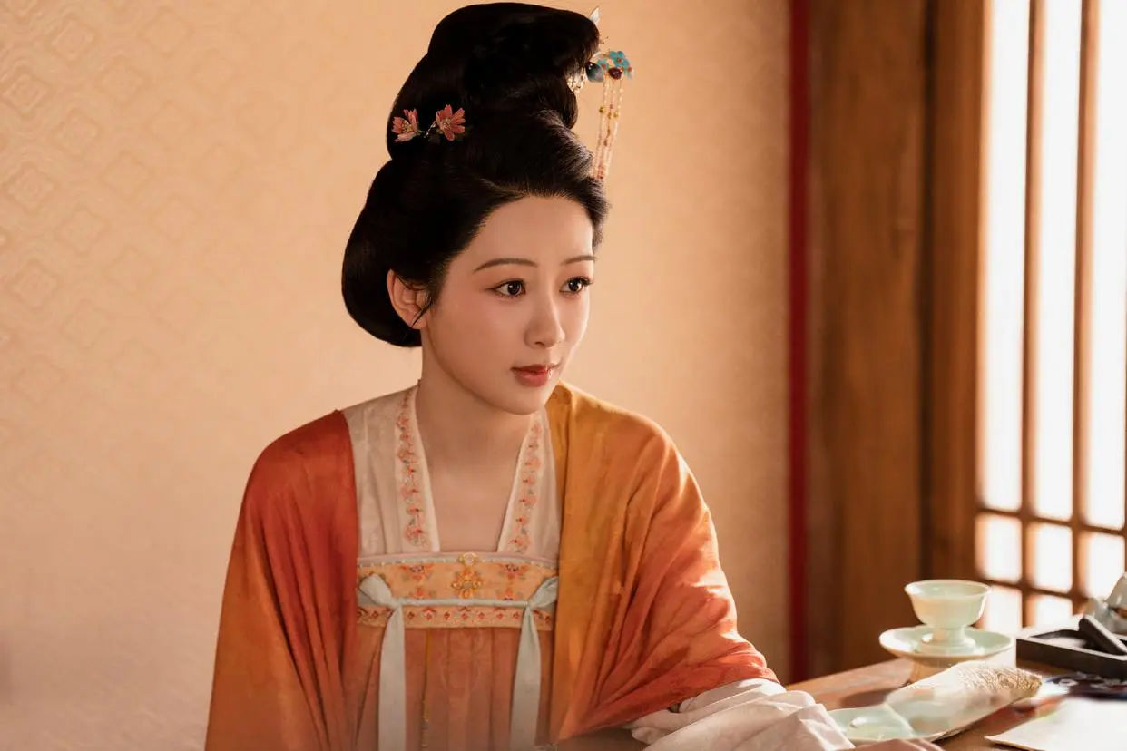 《锦绣芳华》未播先火，杨紫和李现再续前缘，古装又有颜值天花板