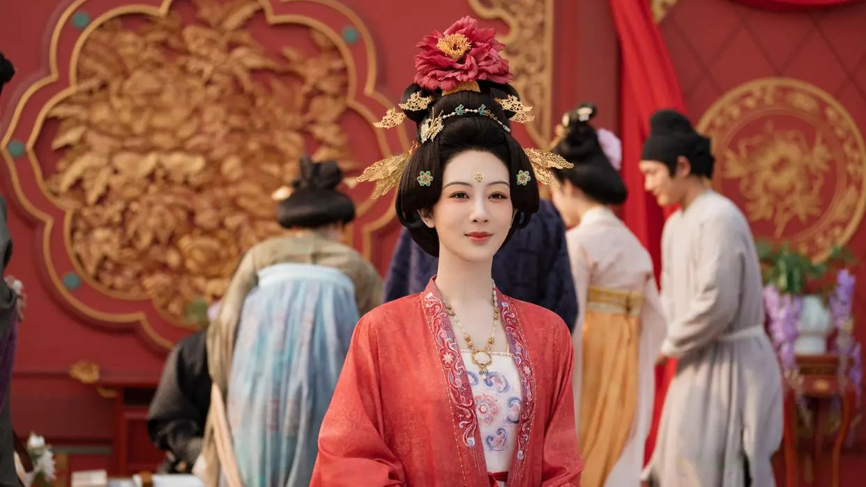 《锦绣芳华》未播先火，杨紫和李现再续前缘，古装又有颜值天花板