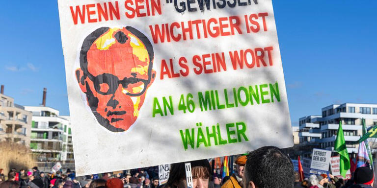 Demonstration gegen Friedrich Merz gegen die CDU und AfD in Dortmund. IMAGO/Markus Matzel