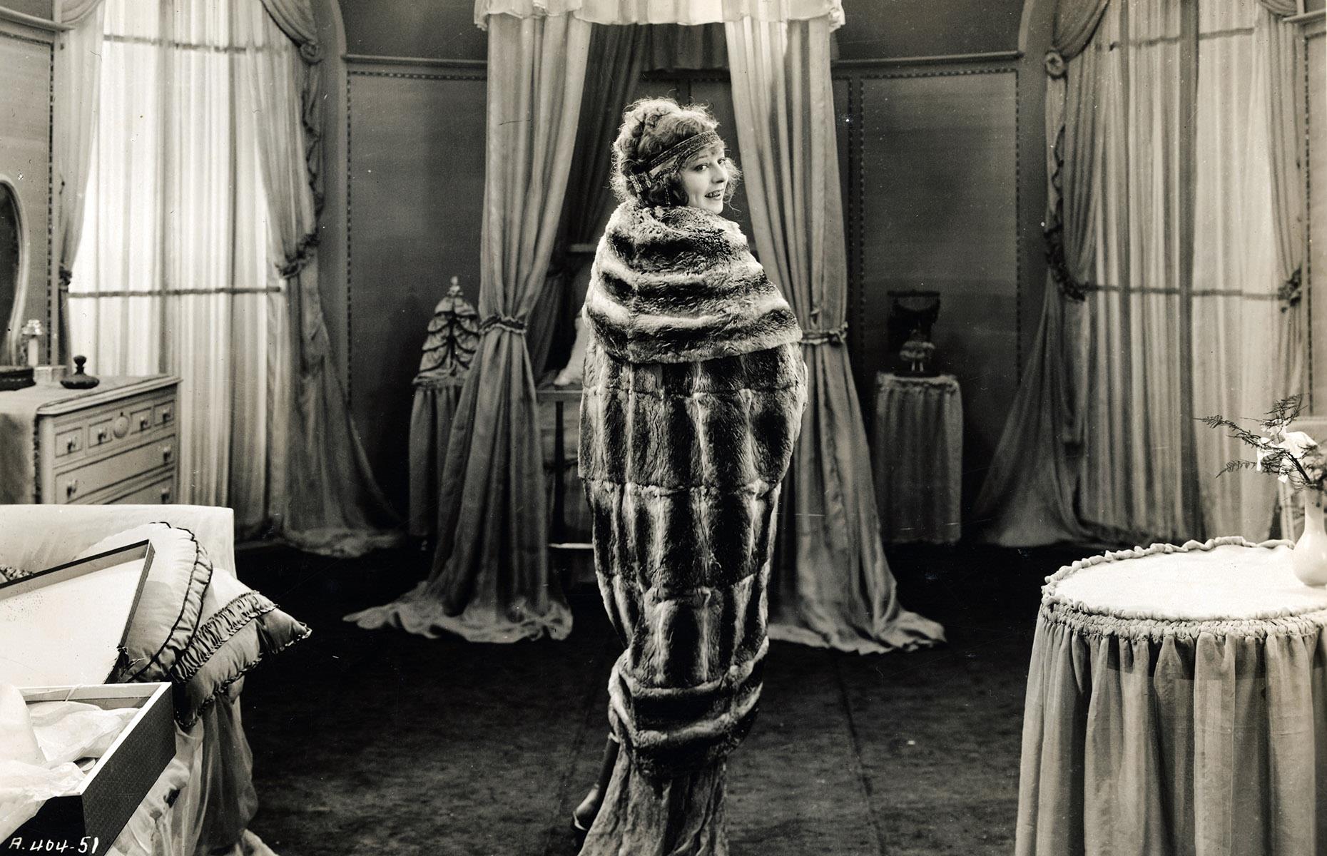 Incredible photos show how our home lives have changed over 150 years