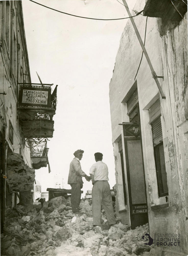 Σαντορίνη: Ο σεισμός του 1956 από φωτογραφίες και δημοσιεύματα της εποχής – «Η δόνηση ισοδυναμούσε με την έκρηξη 10.000 ατομικών βομβών»