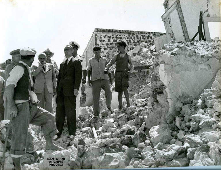 Σαντορίνη: Ο σεισμός του 1956 από φωτογραφίες και δημοσιεύματα της εποχής – «Η δόνηση ισοδυναμούσε με την έκρηξη 10.000 ατομικών βομβών»