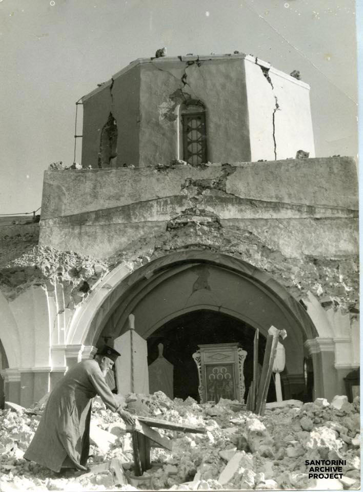 Σαντορίνη: Ο σεισμός του 1956 από φωτογραφίες και δημοσιεύματα της εποχής – «Η δόνηση ισοδυναμούσε με την έκρηξη 10.000 ατομικών βομβών»