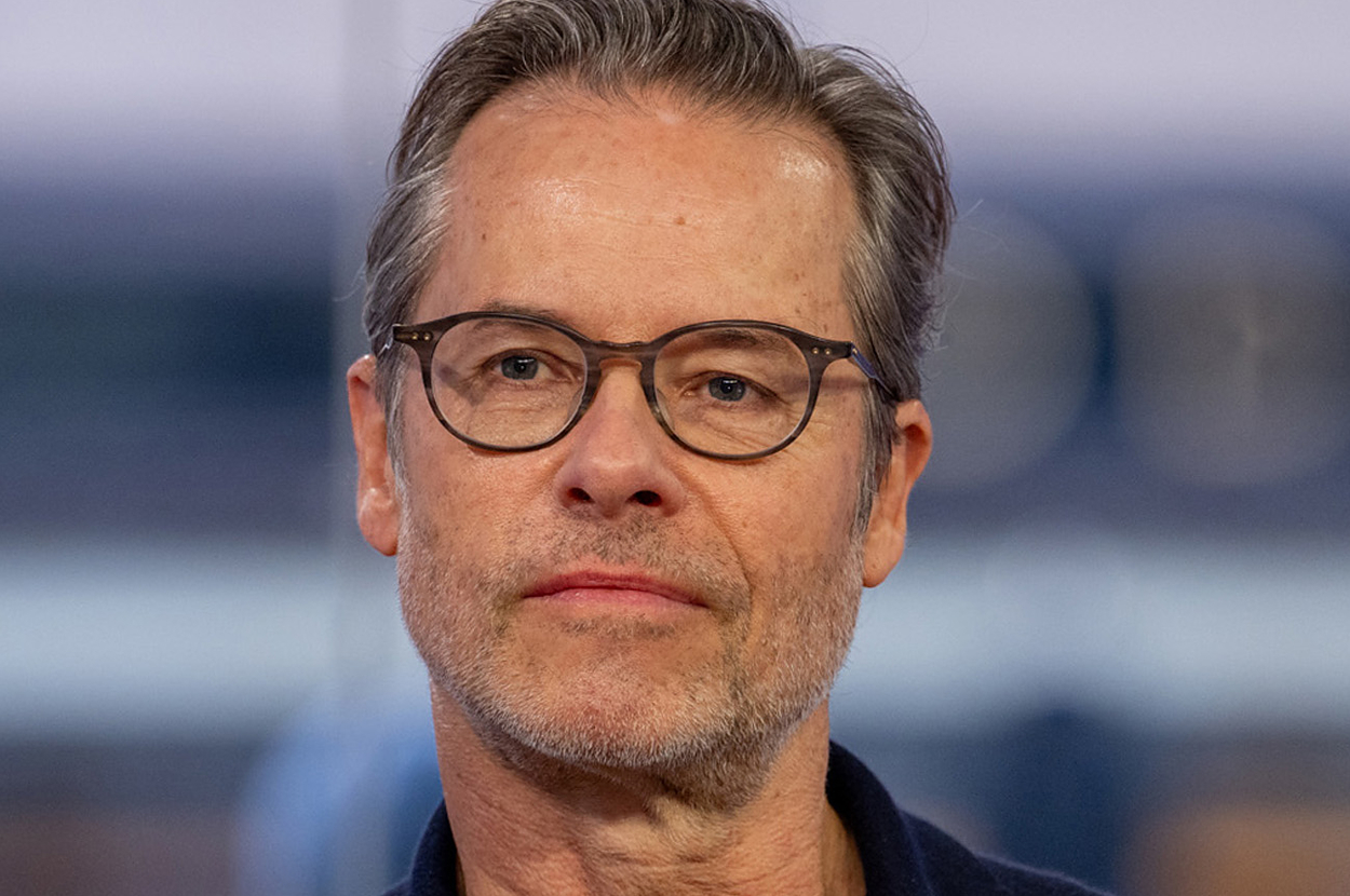 Guy Pearce Explained Why He Once Wanted To "Punch" A "Snobby Actress(02)
