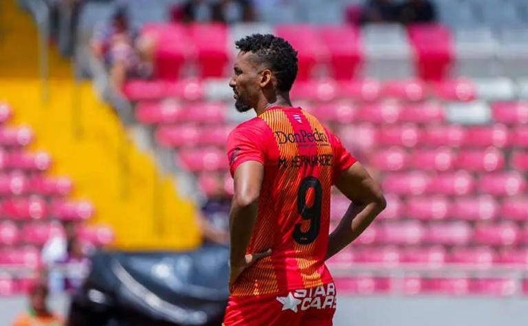 No me gustan los problemas”: Marcel Hernández recibe un mensaje que retumba  en el camerino de Herediano