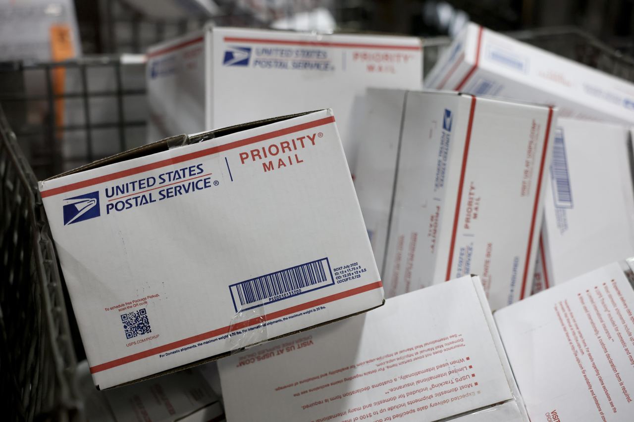U S Postal Service Resumes Shipments - AA1yqHnr.img