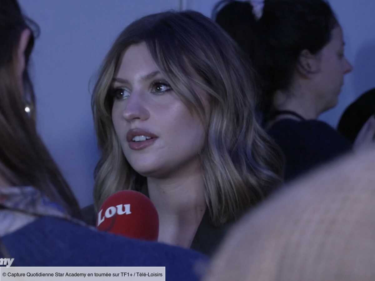 Marine (Star Academy) rất xấu hổ khi lần đầu xuất hiện trước công chúng cùng các ngôi sao, cô tâm sự rằng "