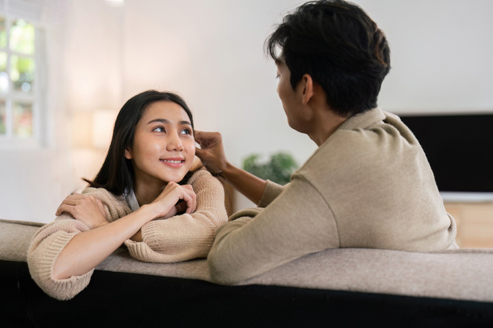 Studi Ungkap: Pria Lebih Mudah Jatuh Cinta daripada Wanita