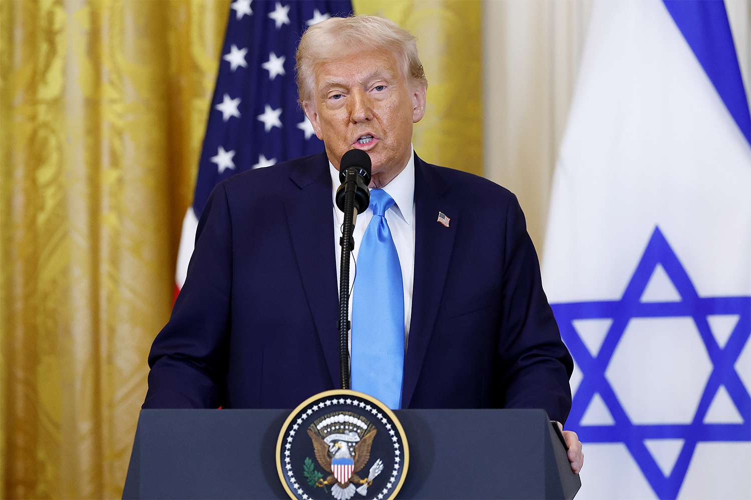 Donald Trump Says U.S. Should 'Take Over the Gaza Strip' and Turn It(01)