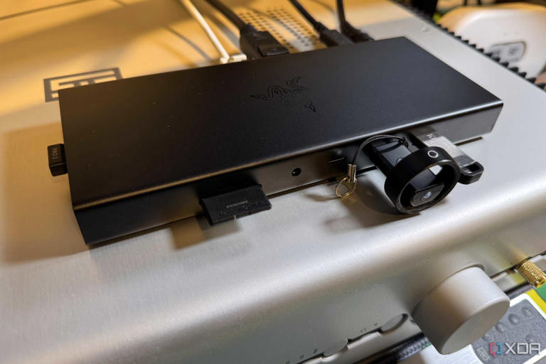 razer usb 4 dock with usb devices attached