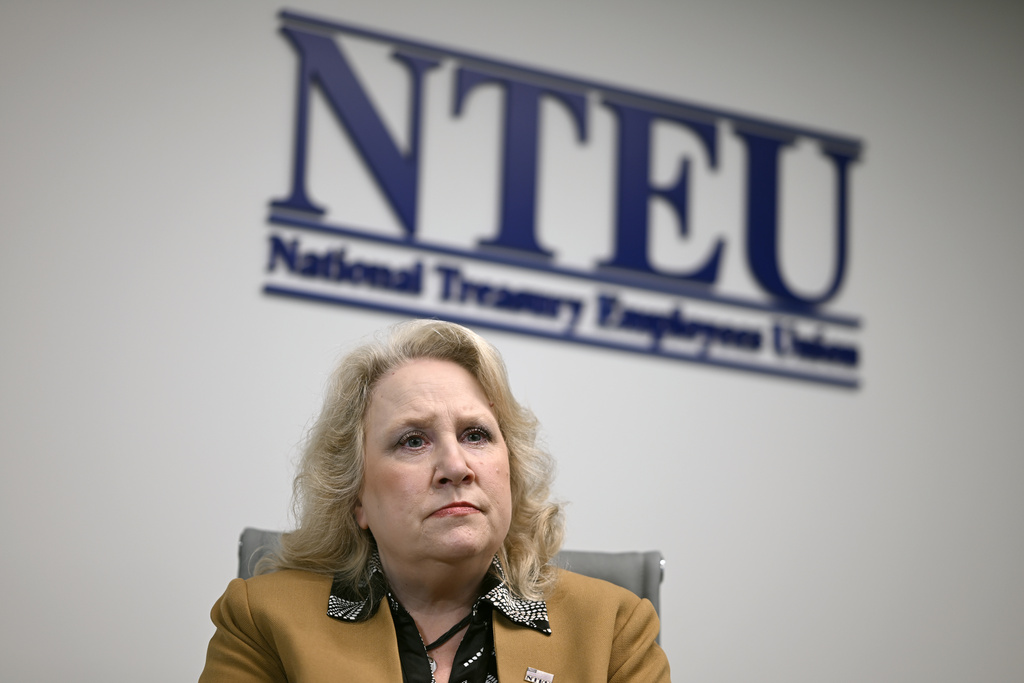 IRS workers involved in 2025 tax season can't take buyout until after