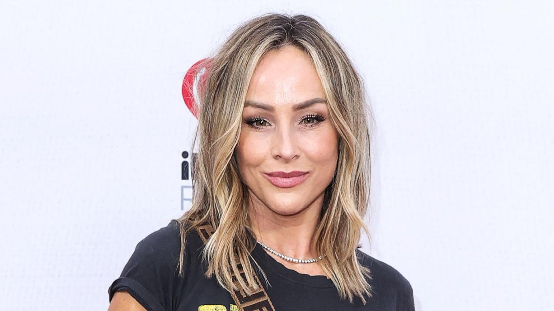 Former Bachelorette Clare Crawley Mourns the Death of Her Mom