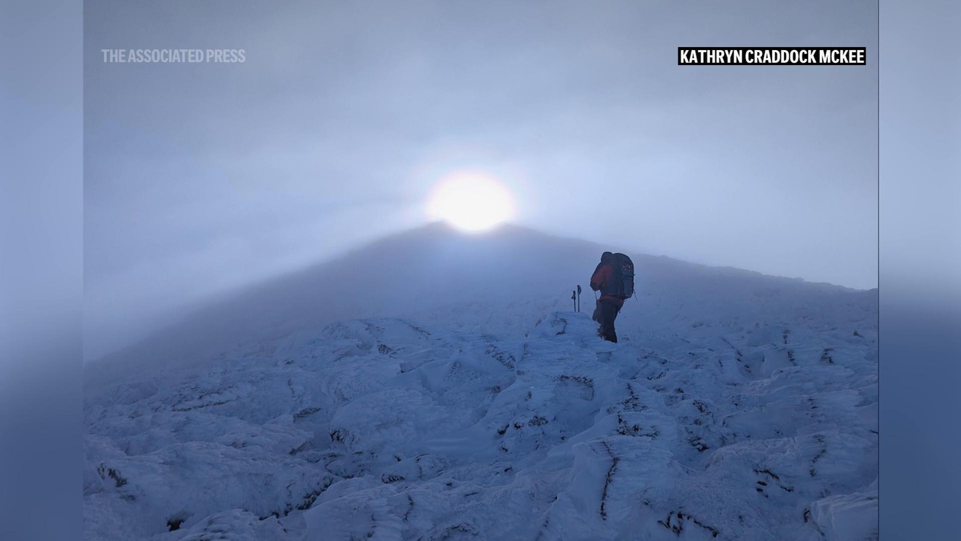 Freezing hikers stuck in waistdeep snow rescued during Mount(02)