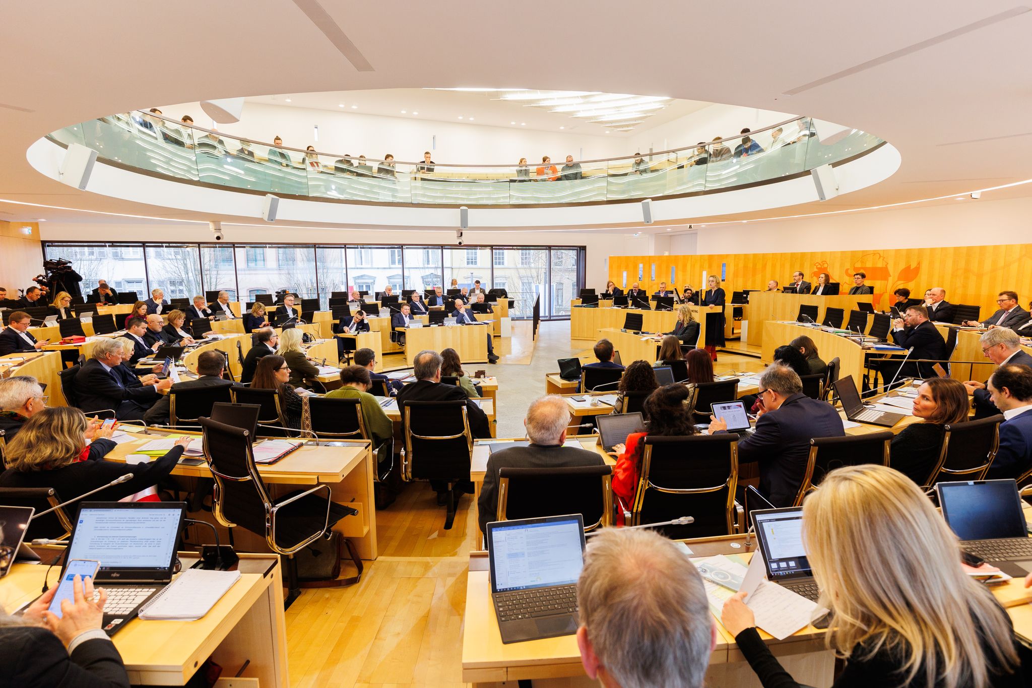  Verschobene Besoldungserhöhung für Beamte steht in Kritik 