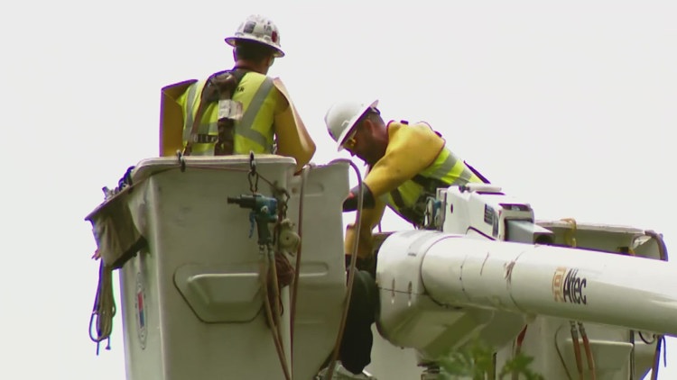 Power outages reported across the DC-area due to high winds