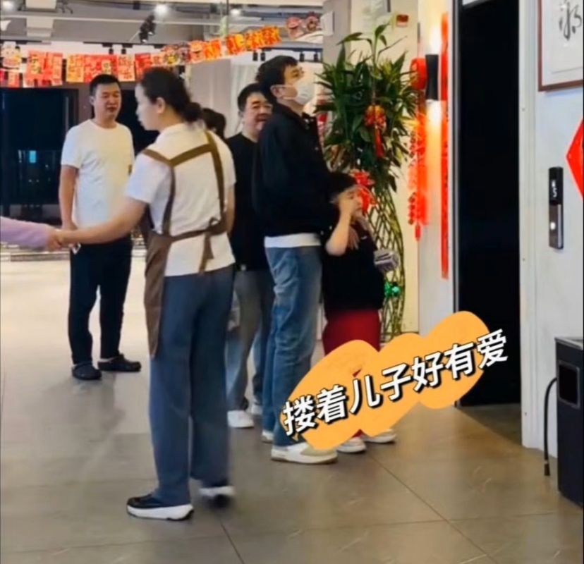 沈騰林允被曝戀情，曝已“相戀”好多年，沈騰工作室火速發聲回應