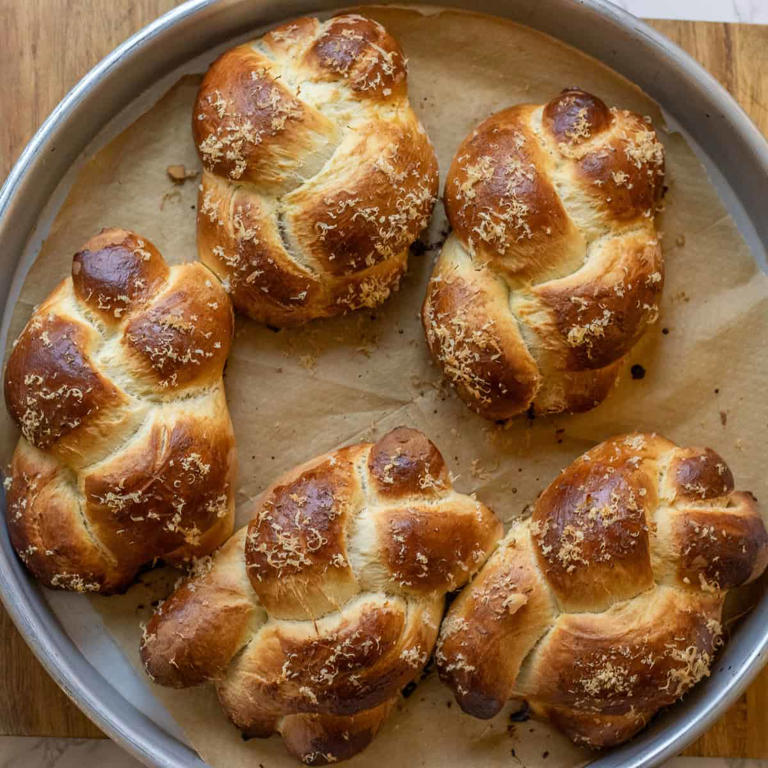 Braided bread