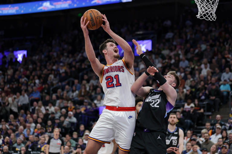 trade-deadline-rumors-warriors-post-bulls-jazz-schr-der-lakers-more