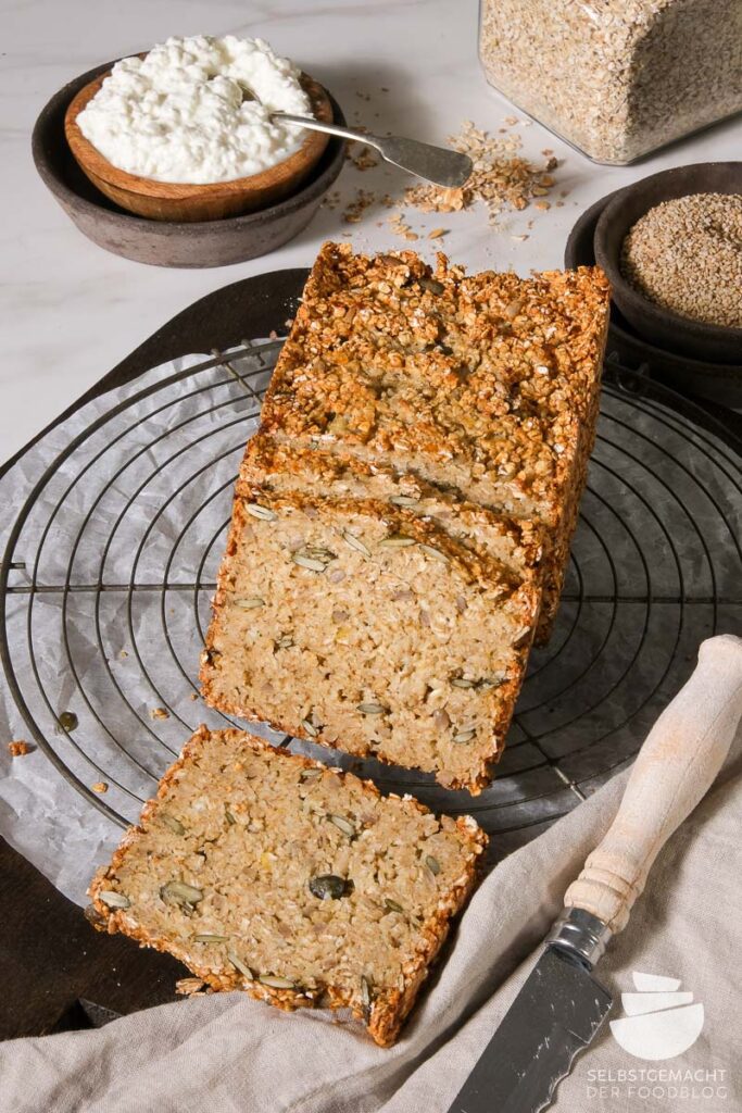 Hüttenkäse-Brot mit Haferflocken