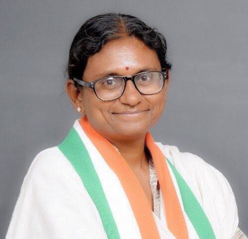 Meenakshi Natarajan faces internal rifts as she takes charge of Telangana Congress