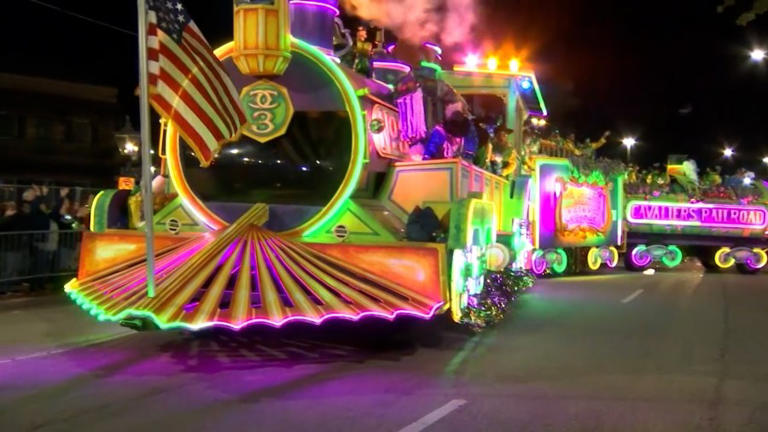 mardi gras parades in mobile today