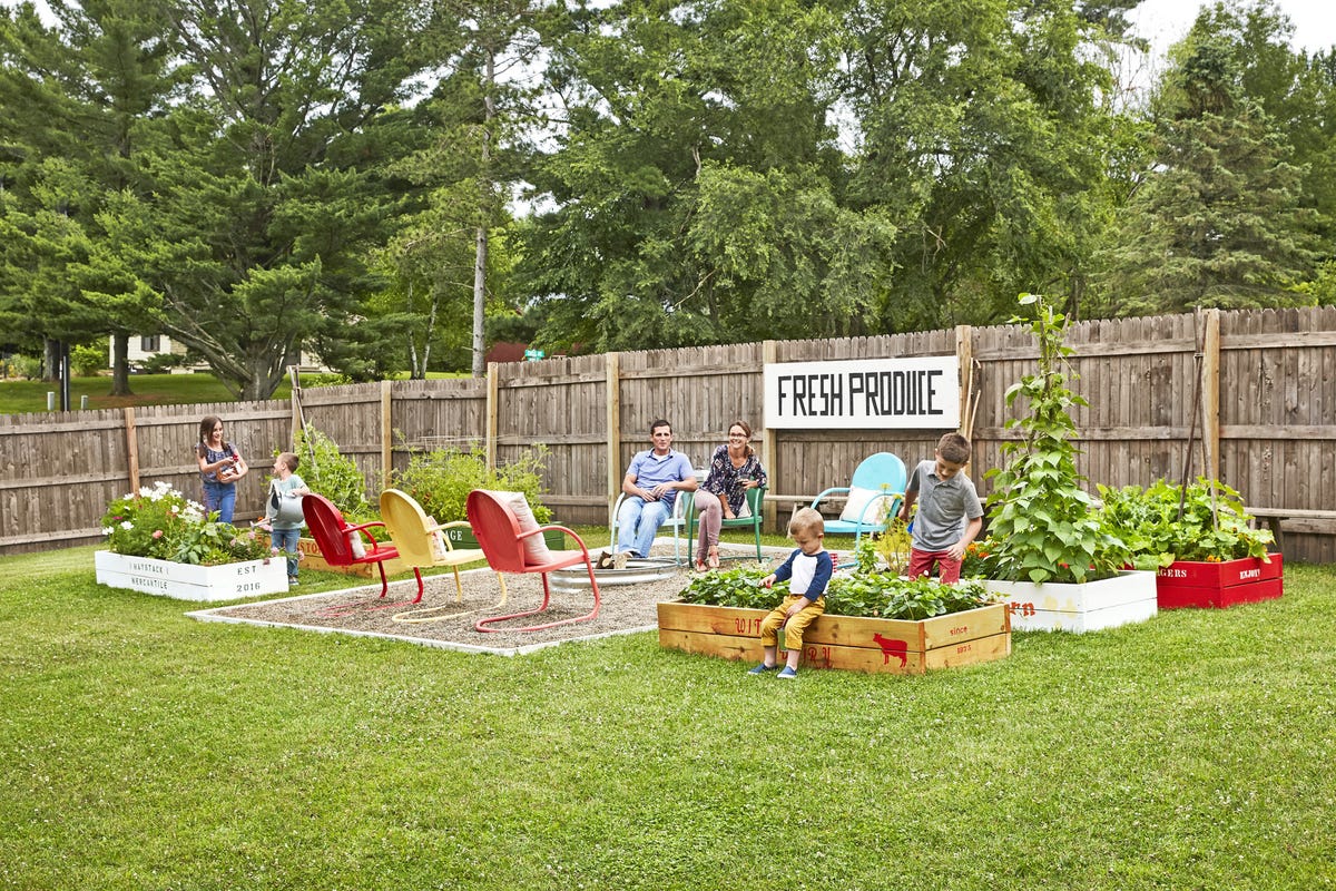 38 Attractive Fence Ideas, from Rustic to Ornate
