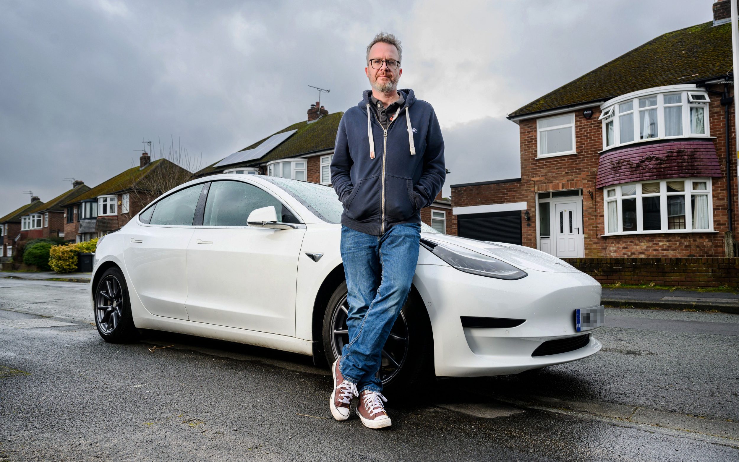 尽管 Ric Harris 驾驶过的最好的汽车之一特斯拉 Model 3，但他无意保留它 - Paul Cooper
