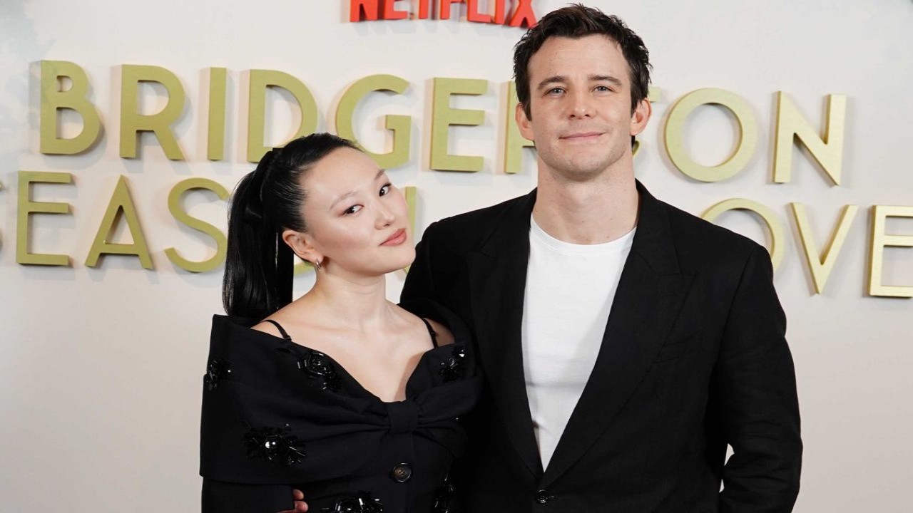 Bridgerton Stars Luke Thompson and Yerin Ha Explain Why They Don’t Seek