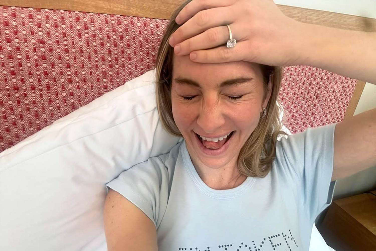 Este Haim Reveals She s Engaged by Flashing Ring While Wearing an I M Este Haim Reveals She s Engaged by Flashing Ring While Wearing an I M