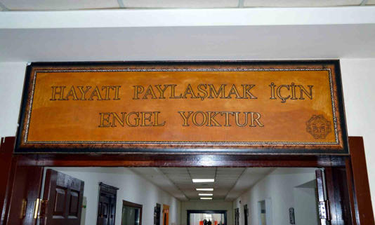 DİYARBAKIR BÜYÜKŞEHİR BELEDİYESİ, YAKLAŞIK 8 YILDIR PASİF DURUMDA OLAN SES KAYIT STÜDYOSUNU ONARARAK GÖRME ENGELLİLERİN FAYDALANACAĞI SESLİ KÜTÜPHANE PROJESİ’Nİ YENİDEN HAYATA GEÇİRDİ.