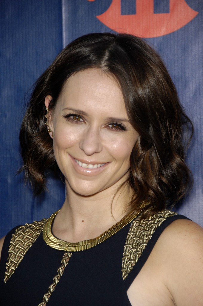 Jennifer Love Hewitt's Unfiltered, NoMakeup Selfie Shows How She's