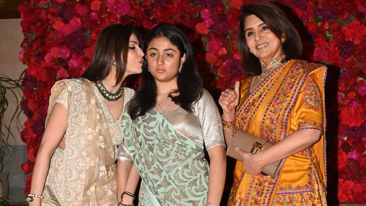 Did an upset Samara push Neetu Kapoor while posing at Aadar-Alekha`s wedding?