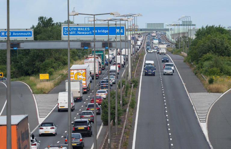 Body discovered on motorway carriageway closing M4 and M48 in both ...