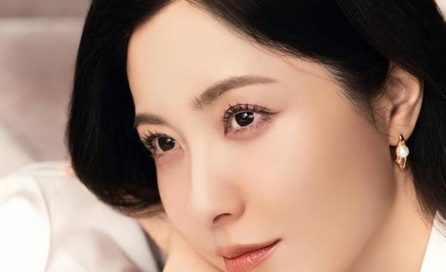 曾黎：200年难遇的美人，48岁依然单身，活得比任何人都自我