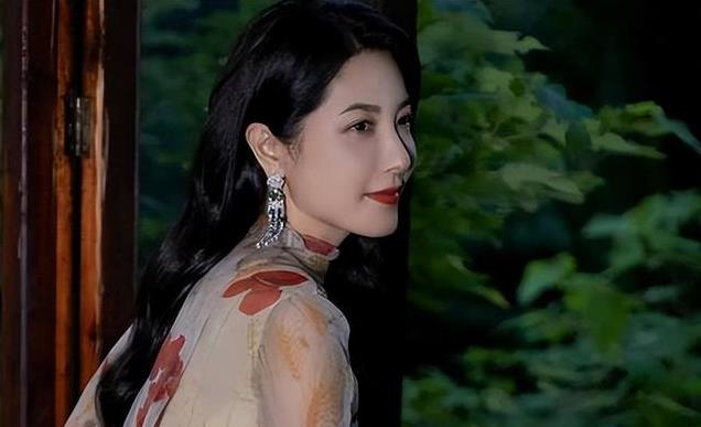 曾黎：200年难遇的美人，48岁依然单身，活得比任何人都自我