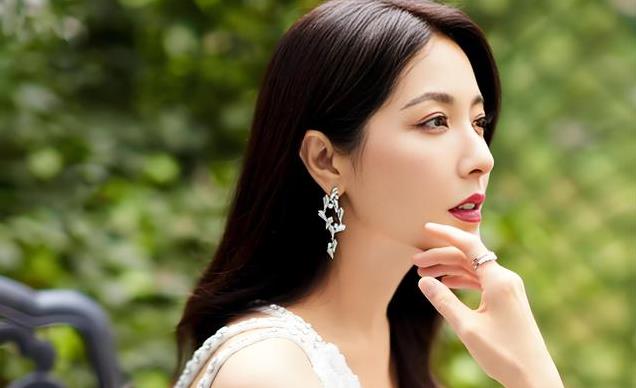 曾黎：200年难遇的美人，48岁依然单身，活得比任何人都自我