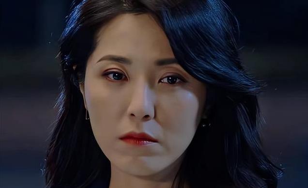 曾黎：200年难遇的美人，48岁依然单身，活得比任何人都自我