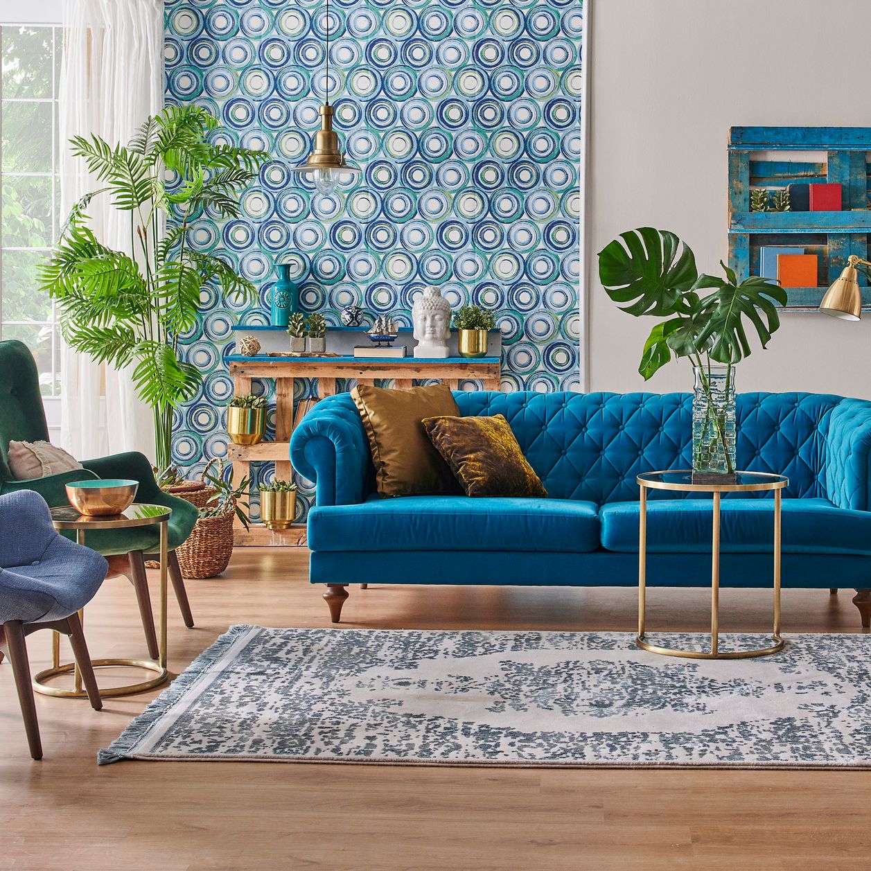 Canapé Chesterfield En Cuir Blanc Dans Un Intérieur De Luxe Classique