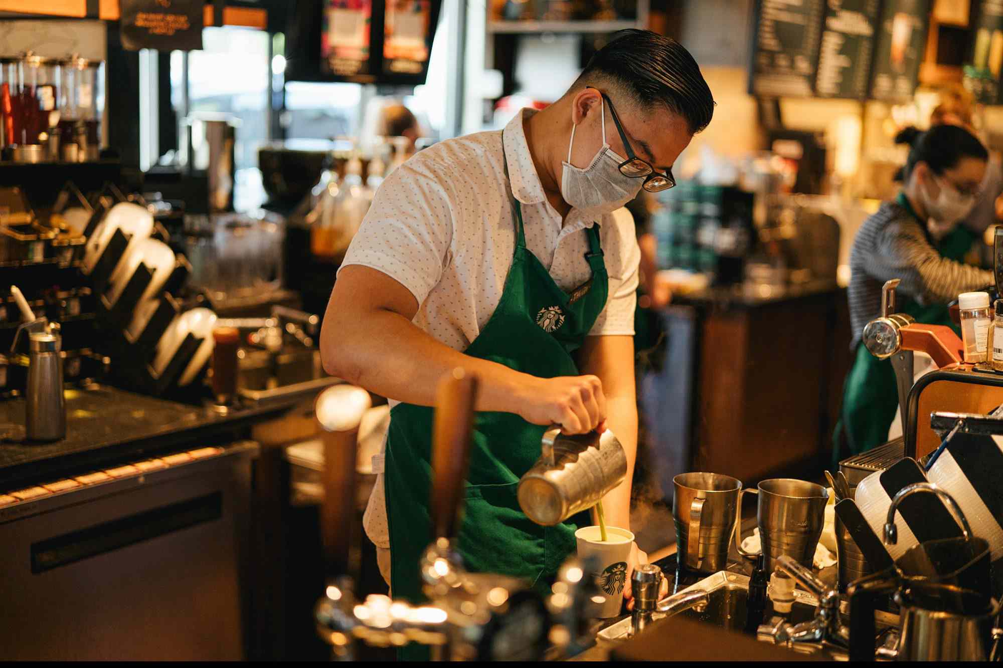 More Than 10 Starbucks Drinks Are Disappearing from the Menu in March(01)
