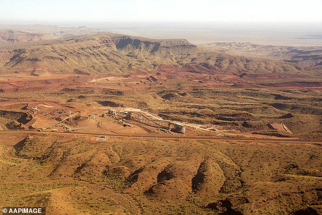 Native title showdown as WA government 'lowballs' Indigenous owners