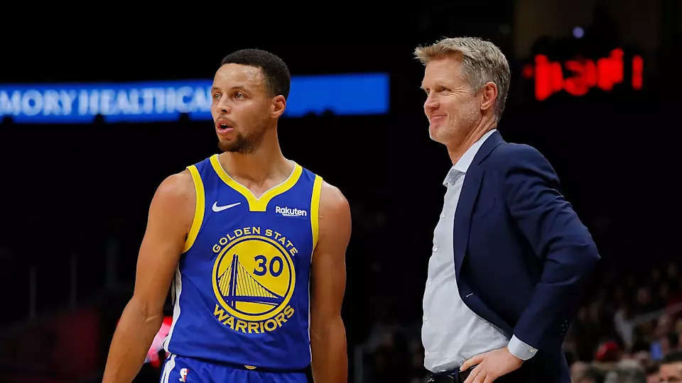Stephen Curry, Steve Kerr celebrate 4x NBA champion's jersey retirement