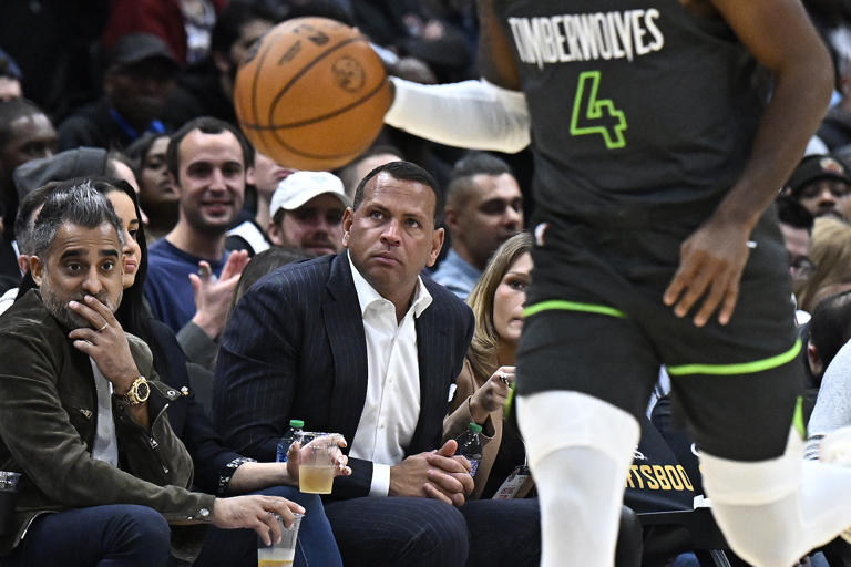 Alex Rodriguez wins $10K for college student by banking half court shot Alex Rodriguez wins $10K for college student by banking half court shot