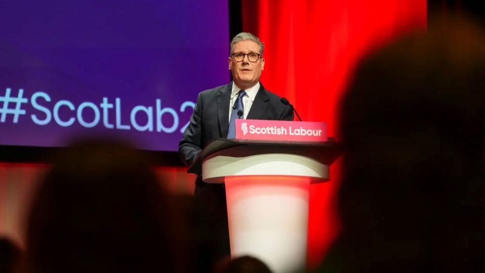 El primer ministro Keir Starmer habla durante el tercer día de la conferencia del Partido Laborista Escocés el domingo en Glasgow. - Peter Summers/Getty Images