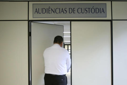 Sala no Fórum da Barra Funda, em São Paulo; com a audiência de custódia, a pessoa presa deve ser apresentada ao juiz em até 24 horas. Foto: Jose Patrício/Estadão - 20/02/2015