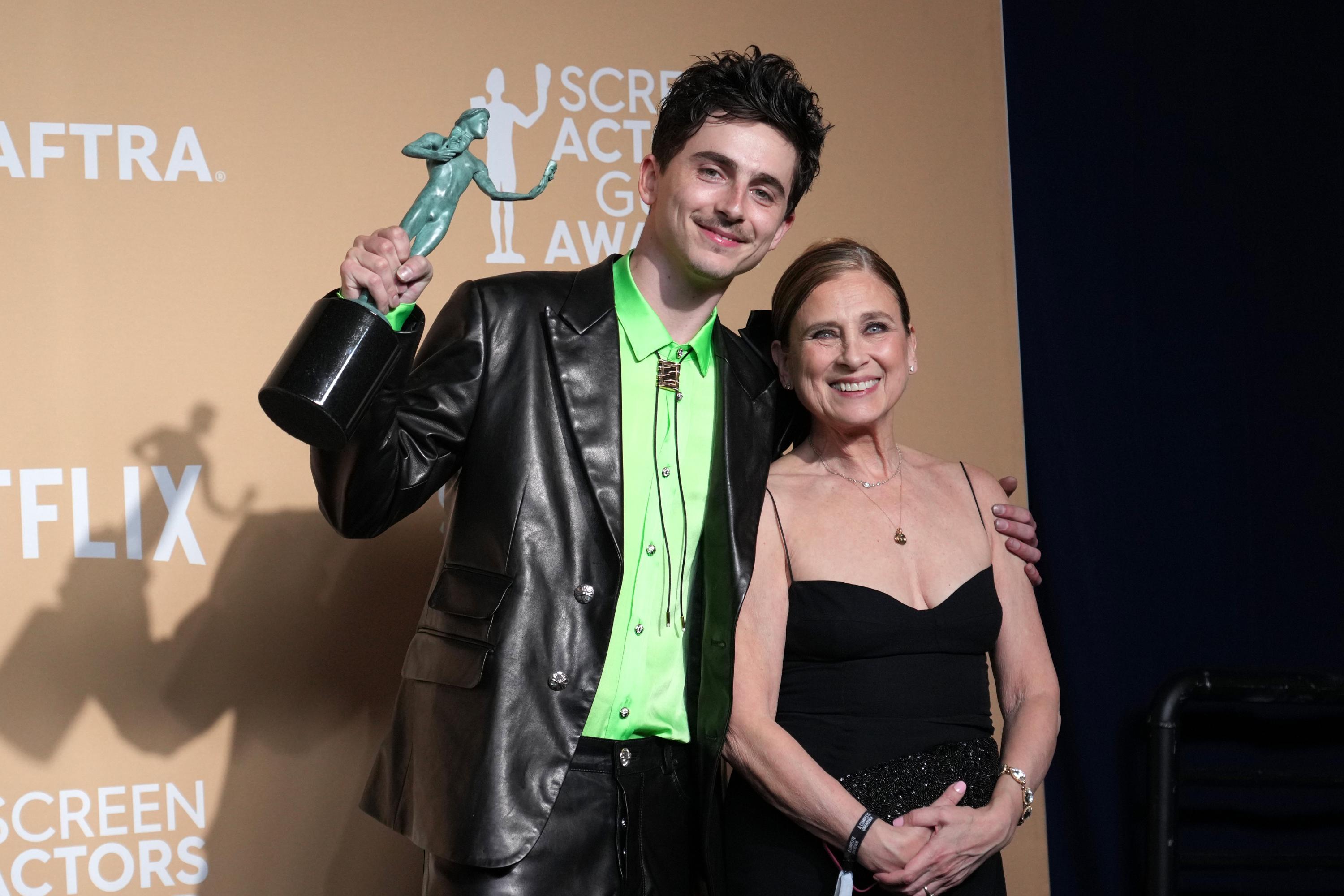 Timothée Chalamet Reveals What His Mom Said to Him After Historic SAG Win(00)