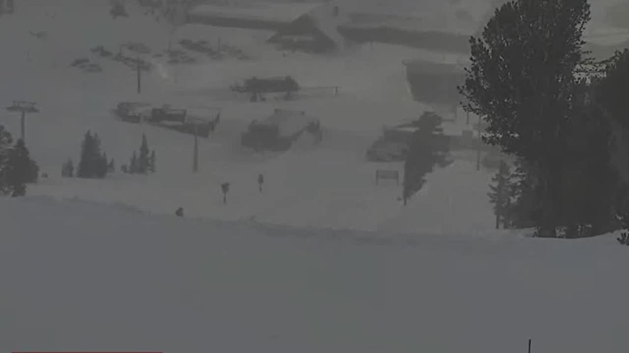 Mammoth Mountain ski patroller dies days after being caught in avalanche(02)