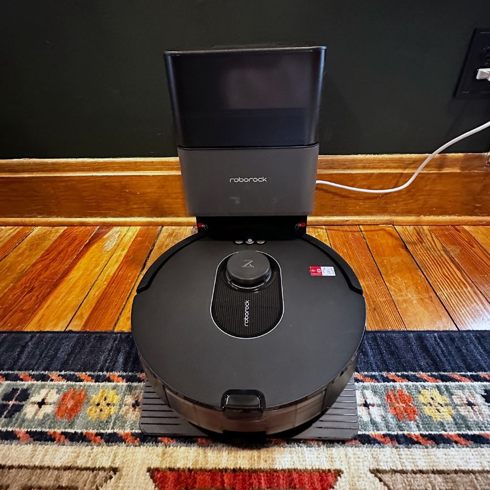 The 7 Best Robot Vacuums, According to a Home Appliance Expert