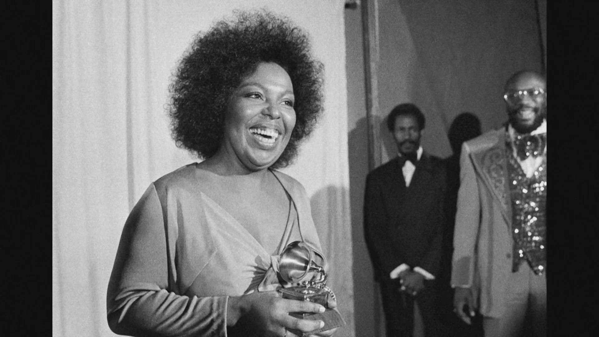 Roberta Flack, singer known for 'Killing Me Softly With His Song,' has died