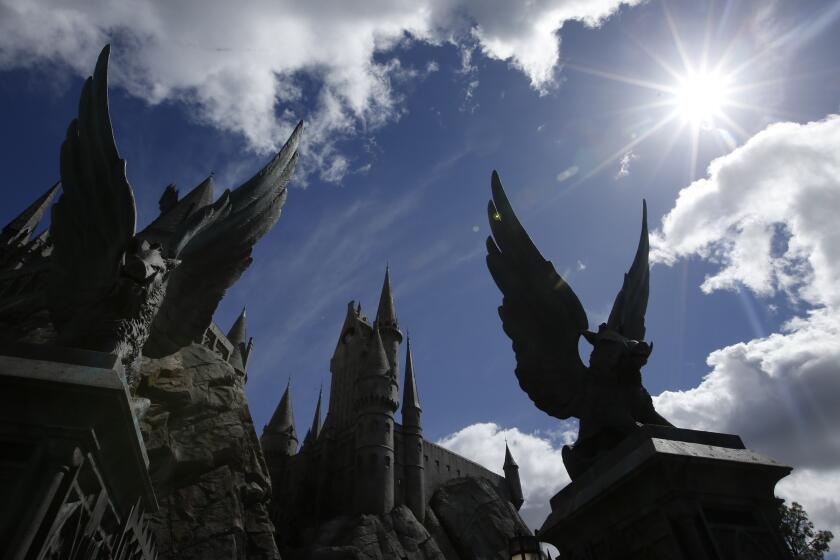 Woman injured her spine on Harry Potter ride, wins 7.25 million from jury